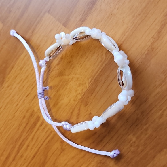 Shell bracelet - Picture 2 of 3